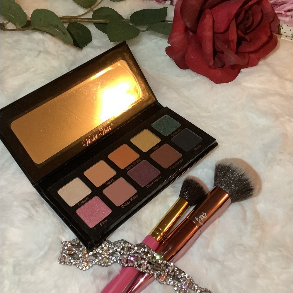 Brand New Violet Voss Essentials Eyeshadow Palette